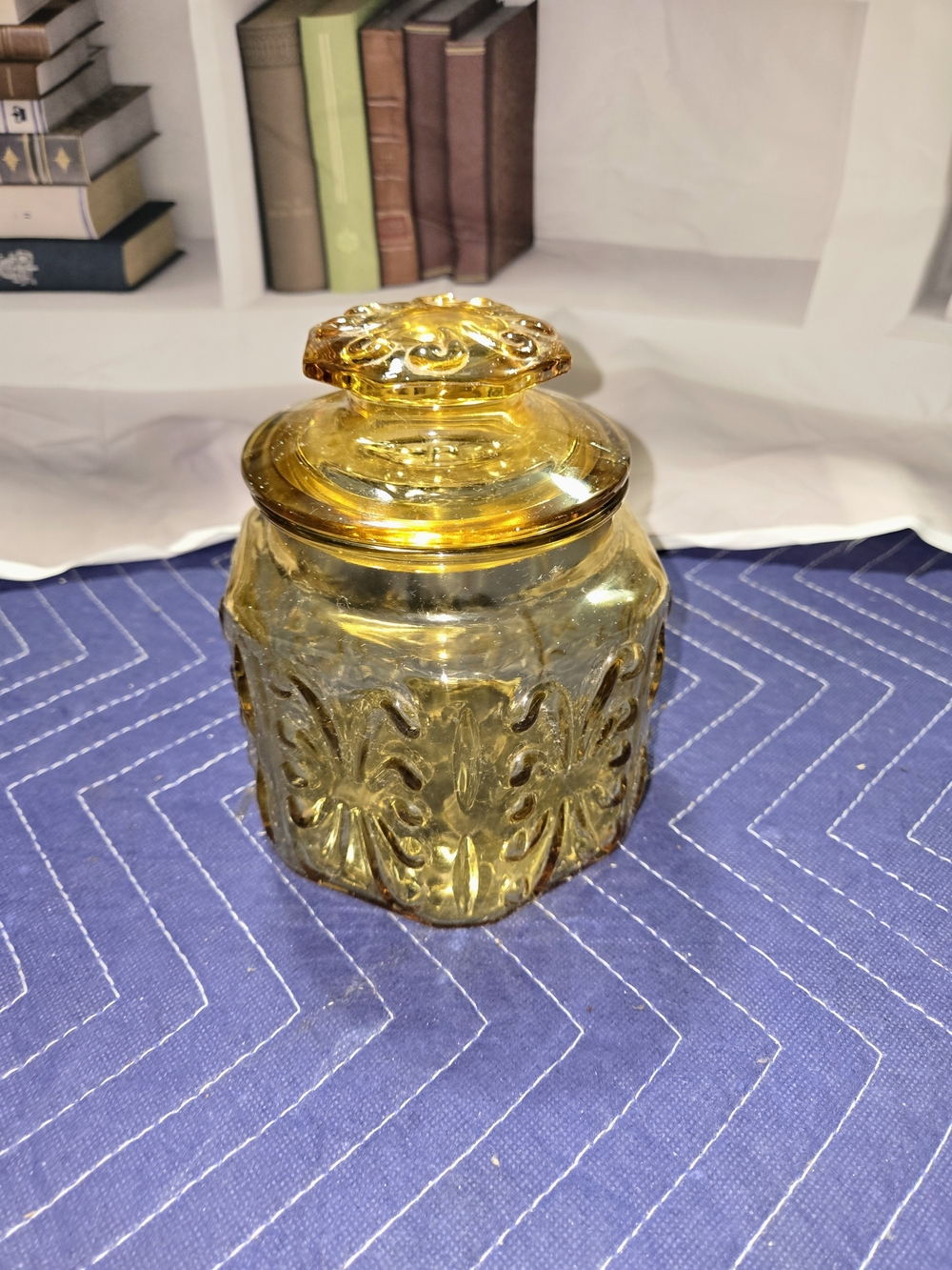 L.E. Smith Amber Glass Imperial Atterbury Scroll Canister with lid VINTAGE
